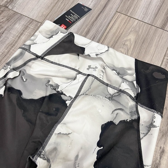 Under Armour Women HeatGear Training Crop Tight 1320551-008 Black White Size XL - Picture 4 of 11